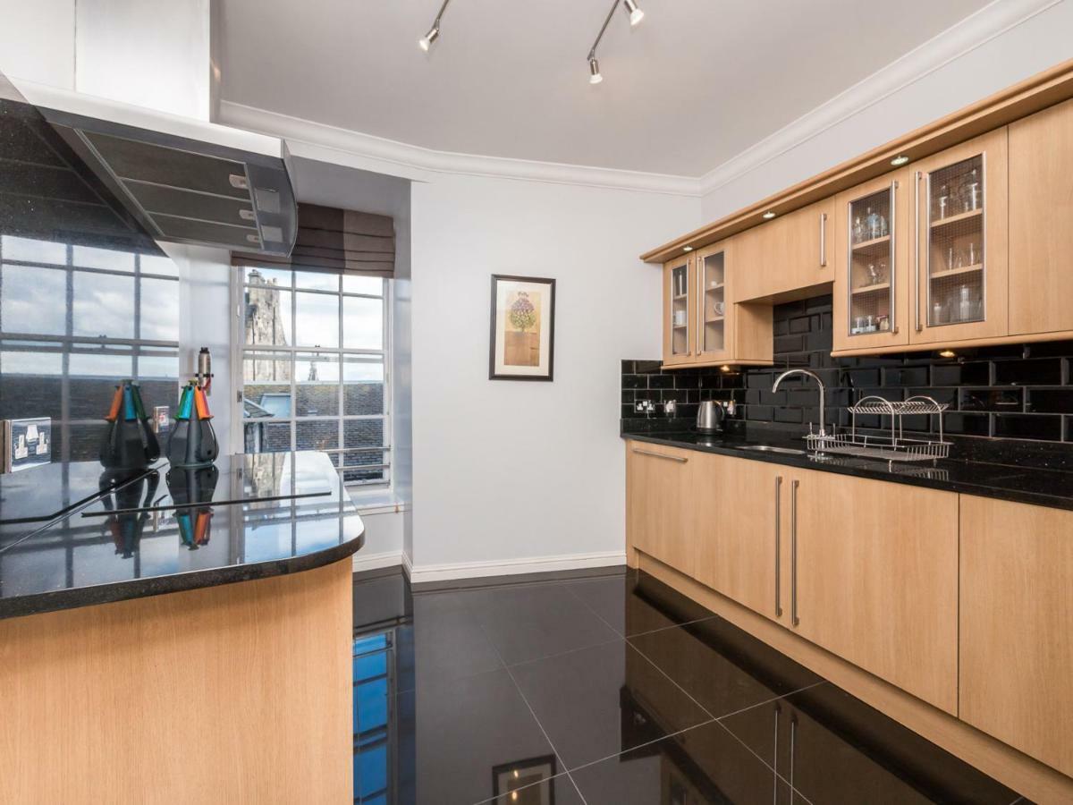 Festival Lets Apartment เอดินบะระ ภายนอก รูปภาพ